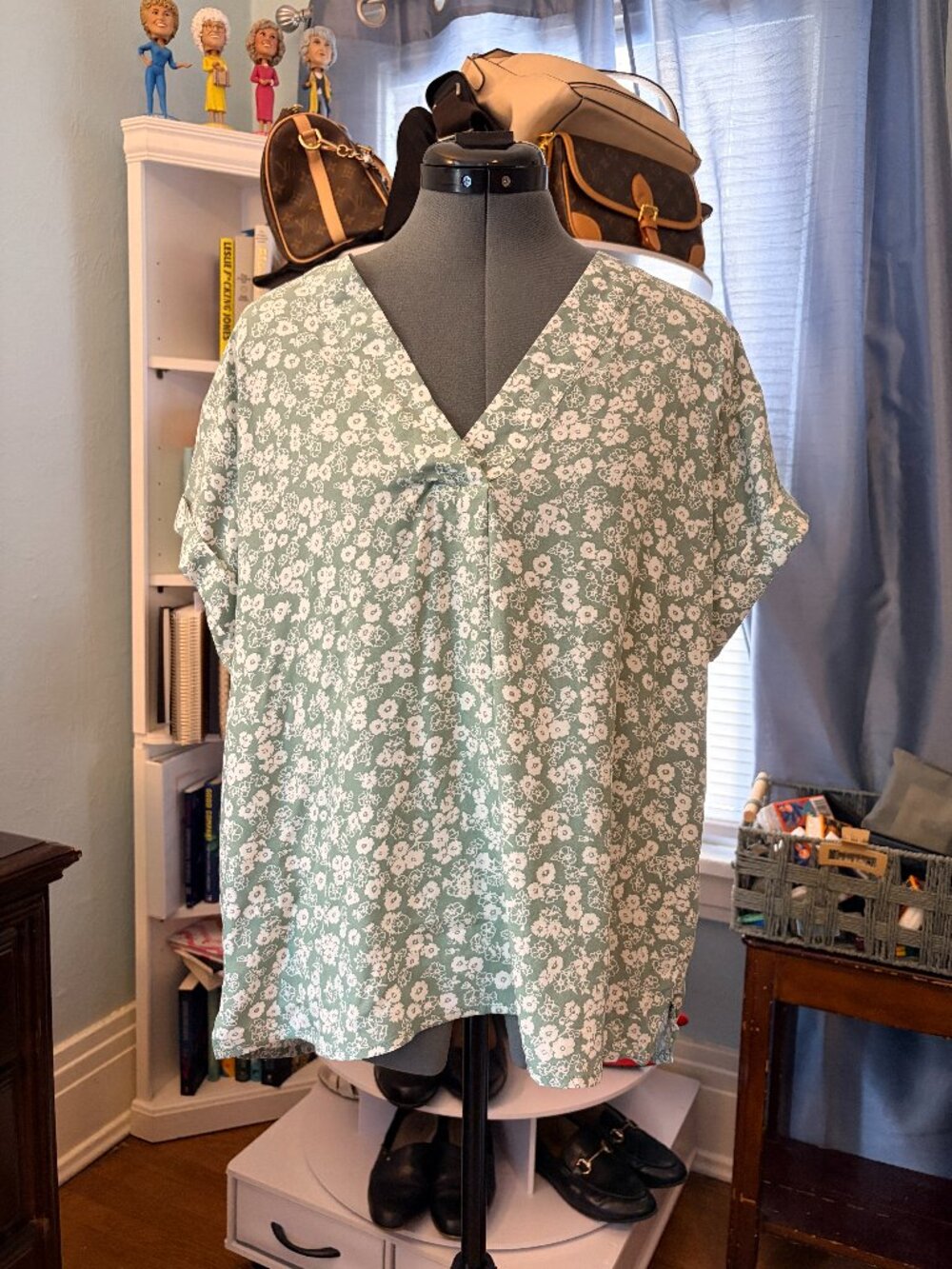 Gap Green Ditsy Floral V Neck Top Blouse Summer Cottagecore Grandmacore Coastal